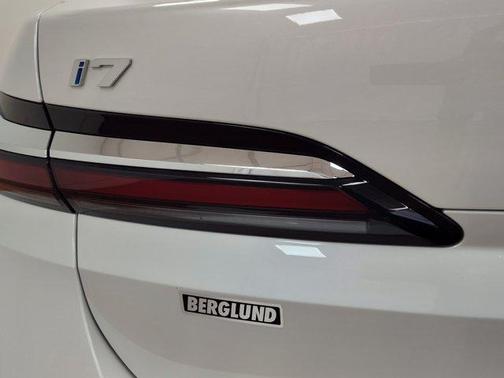 2024 BMW i7 eDrive50