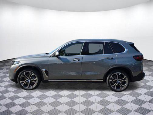 Skyscraper Grey Metallic 2026 BMW X5 xDrive40i
