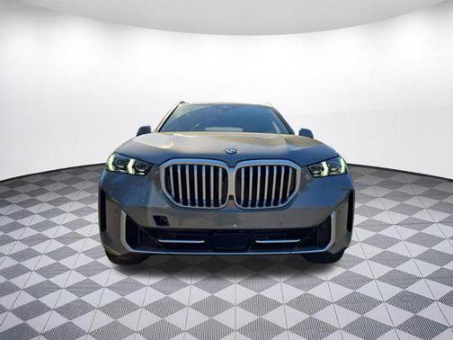 Skyscraper Grey Metallic 2026 BMW X5 xDrive40i