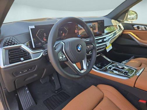 Skyscraper Grey Metallic 2026 BMW X5 xDrive40i