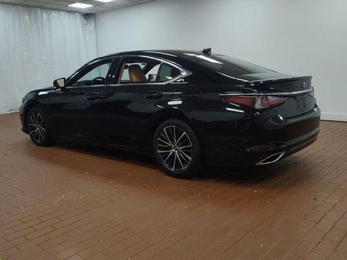 2022 Lexus ES 350 Base