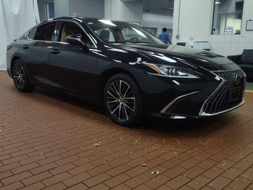 2022 Lexus ES 350 Base