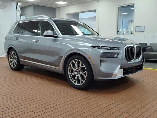 2025 BMW X7 xDrive40i