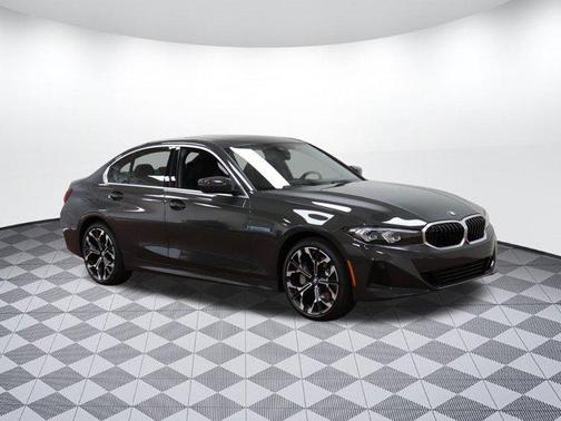 2025 BMW 330 i xDrive
