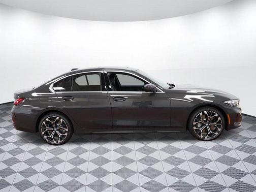 2025 BMW 330 i xDrive
