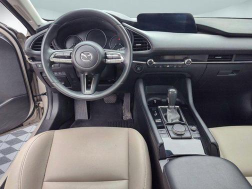 2022 Mazda Mazda3 FWD w/Preferred Package