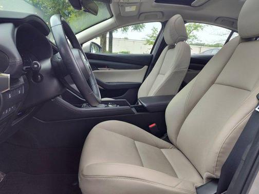 2022 Mazda Mazda3 FWD w/Preferred Package