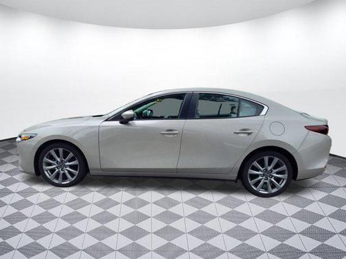 2022 Mazda Mazda3 FWD w/Preferred Package