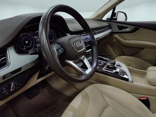 2019 Audi Q7 45 Premium Plus