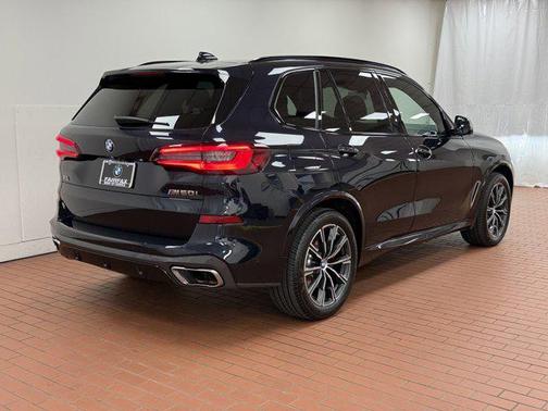 2022 BMW X5 M50i