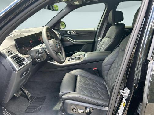 Black Sapphire Metallic 2026 BMW X5 xDrive40i