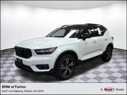2022 Volvo XC40 T5 R-Design