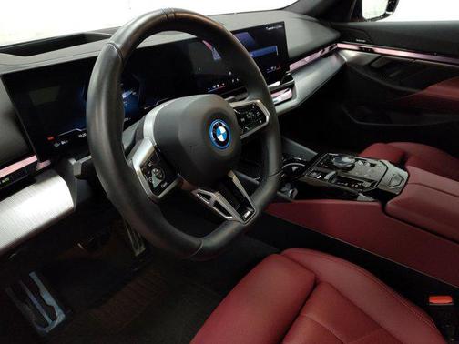 2025 BMW i5 xDrive40