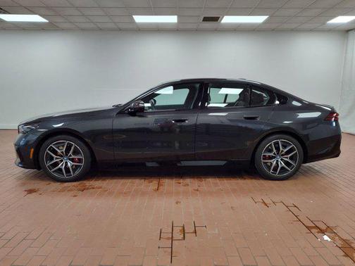 2025 BMW i5 xDrive40