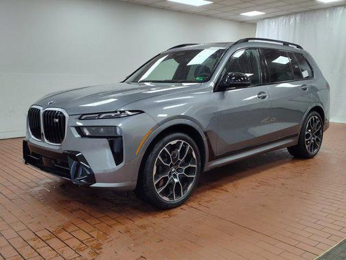 2025 BMW X7 M60i