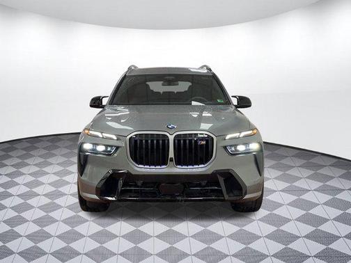 2025 BMW X7 M60i