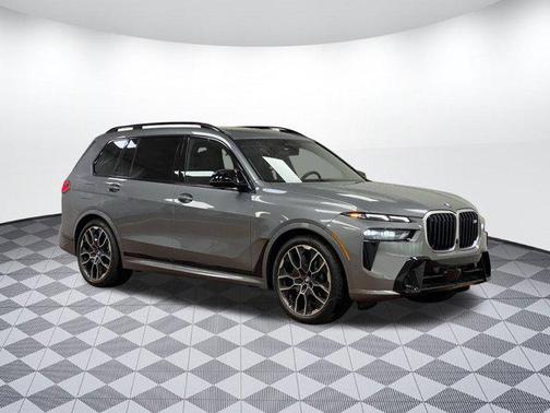 2025 BMW X7 M60i