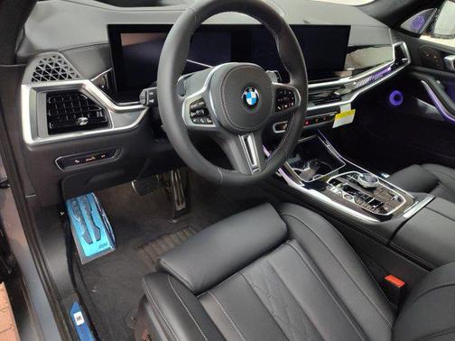 2025 BMW X7 M60i