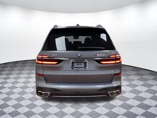 2025 BMW X7 M60i
