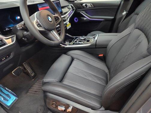 2025 BMW X7 M60i