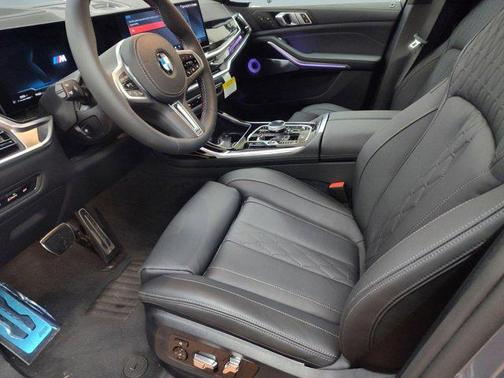 2025 BMW X7 M60i
