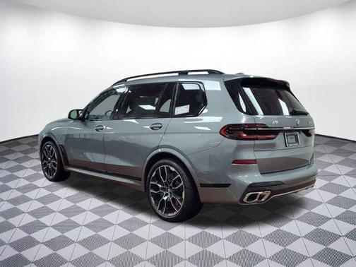 2025 BMW X7 M60i