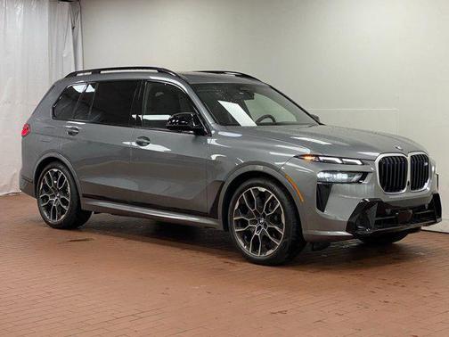 2025 BMW X7 M60i