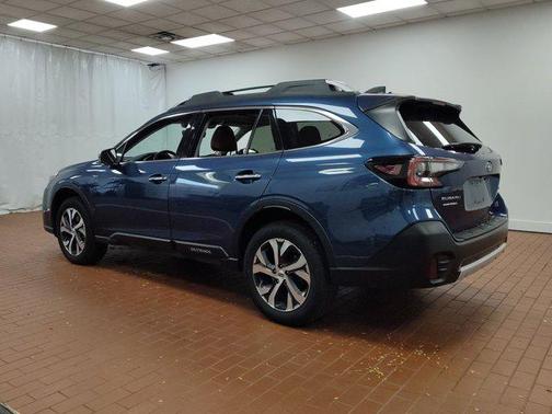 2022 Subaru Outback Touring