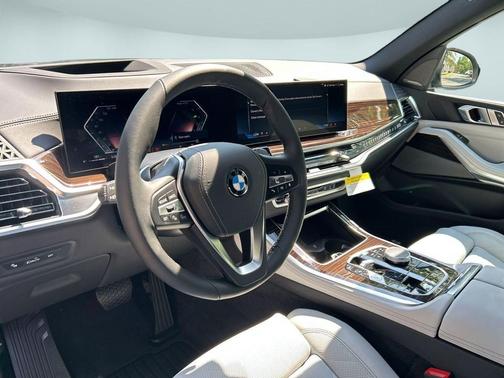 Skyscraper Grey Metallic 2026 BMW X5 xDrive40i