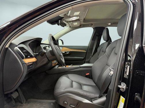 2024 Volvo XC90 Recharge Plug-In Hybrid T8 Plus Bright Theme 7-Seater