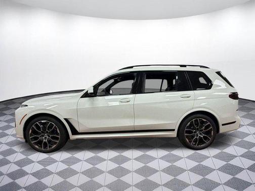 Alpine White 2026 BMW X7 xDrive40i