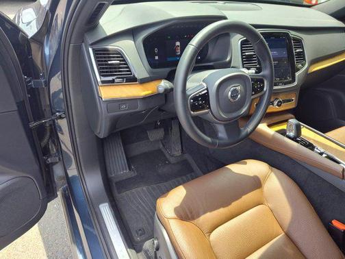 2023 Volvo XC90 B6 Plus 7-Seater