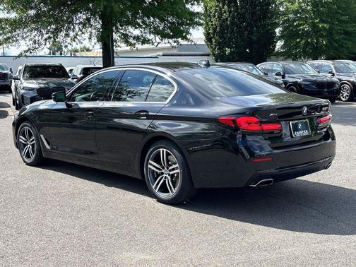 Black Sapphire Metallic 2021 BMW 530 xDrive