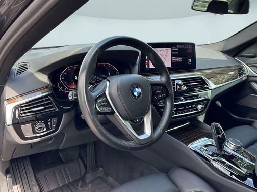 Black Sapphire Metallic 2021 BMW 530 xDrive