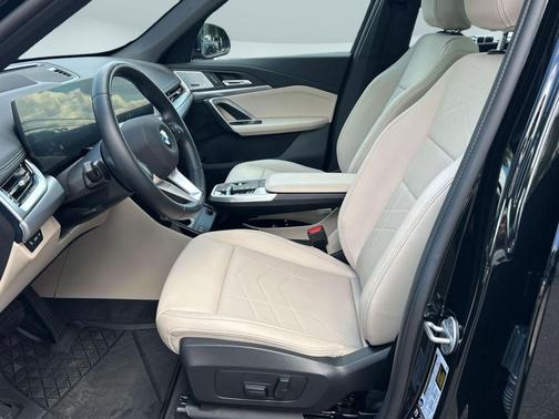 Jet Black 2025 BMW X1 xDrive28i