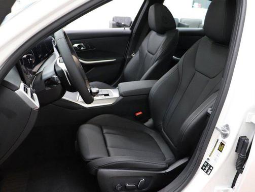 2025 BMW 330 i xDrive
