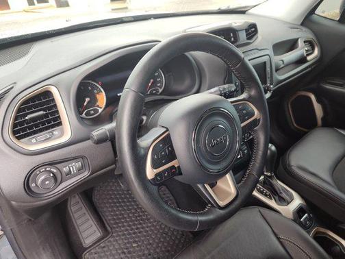 2017 Jeep Renegade Trailhawk
