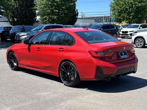 Melbourne Red Metallic 2023 BMW 330 xDrive