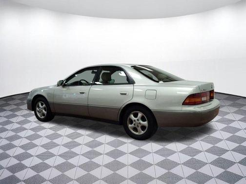 1998 Lexus ES 300 Base