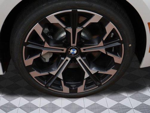 2025 BMW 330 330i Sedan