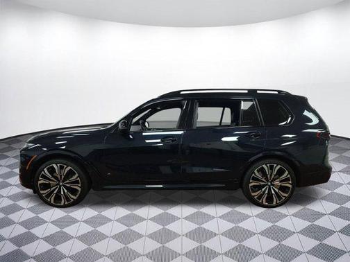 2023 BMW X7 M60i