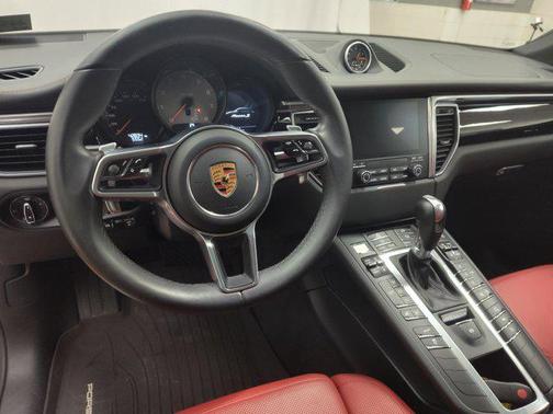 2017 Porsche Macan Base