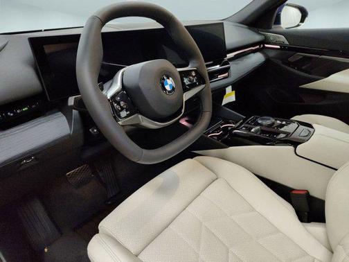 2026 BMW 530 i xDrive