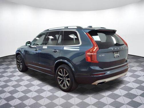 2019 Volvo XC90 T6 Momentum