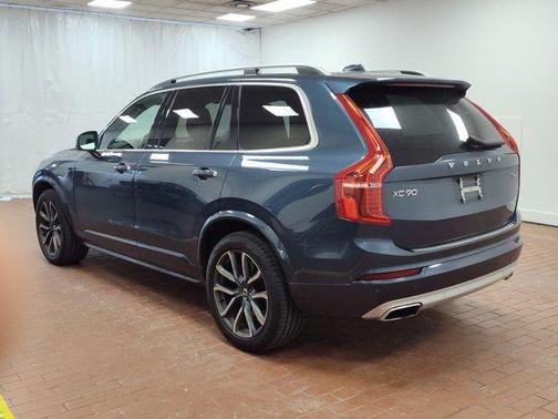 2019 Volvo XC90 T6 Momentum
