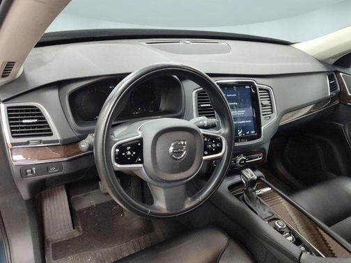 2019 Volvo XC90 T6 Momentum