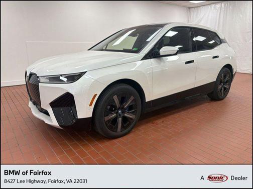 Mineral White Metallic 2025 BMW iX xDrive50