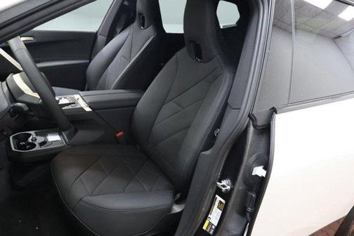 2025 BMW iX xDrive50