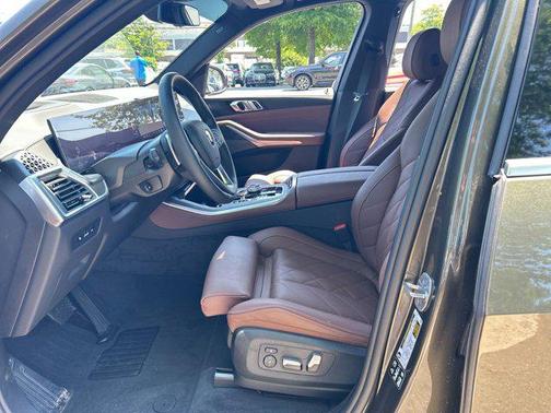 Manhattan Green Metallic 2026 BMW X5 xDrive40i