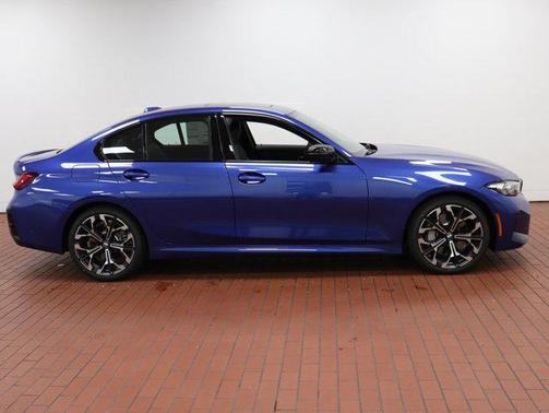 2025 BMW 330 i xDrive